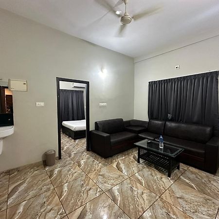 Zahir Residency Kondotty Exterior foto